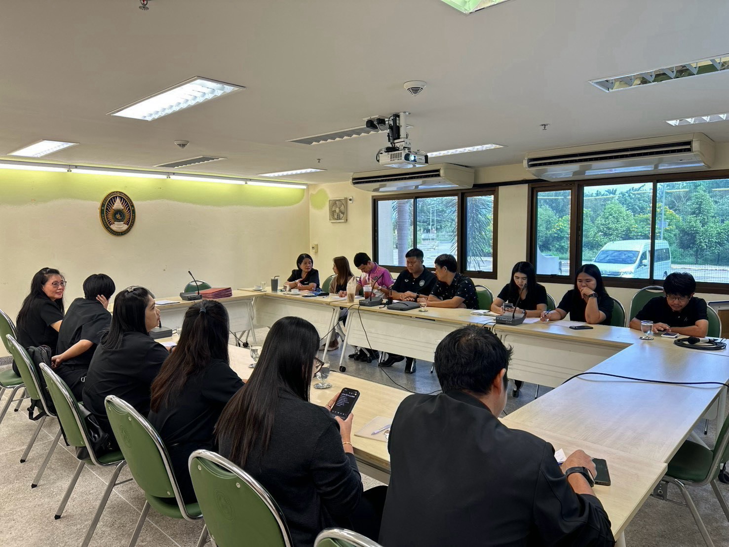 ประชุมปิดการตรวจสอบงานบางคล้า สังกัดกองกลาง สำนักงานอธิการบดี